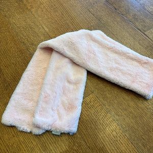 Faux fur Brookstone Scarf ~ light pink